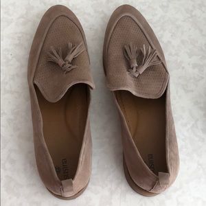 Gorgeous super comfortable never worn loafers🤩